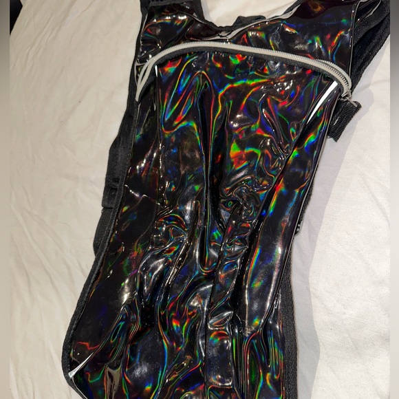 Black Holographic Hydration Pack - Picture 2 of 6